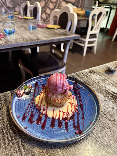 Photo of Taj Tandoori - 64 Cherry Hinton Rd, Cambridge CB1 7AA